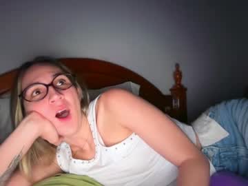 Stream thumbnail pinkilola