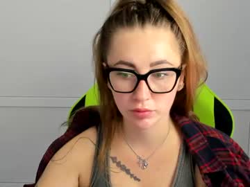Stream thumbnail pinkychloe
