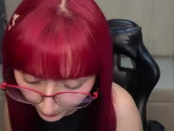 Stream thumbnail queen_red_v
