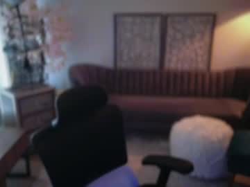 Stream thumbnail qweenviva