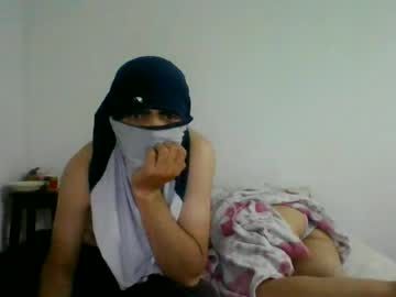 Stream thumbnail red_and_black_masks