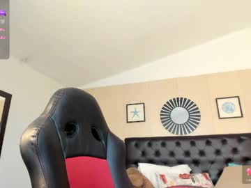 Stream thumbnail reina_loren