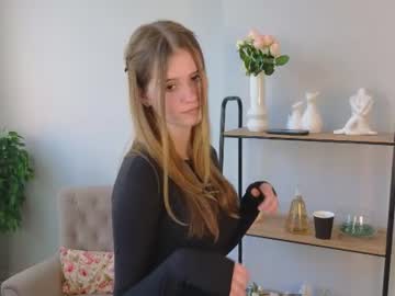 Stream thumbnail renatadoyle
