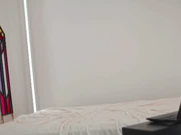 Stream thumbnail roxy_and_lizzy