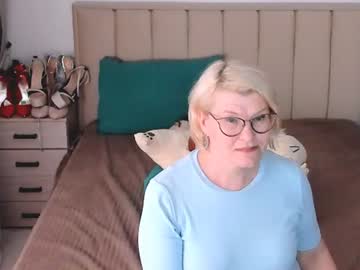 Stream thumbnail sabrinamacmarren