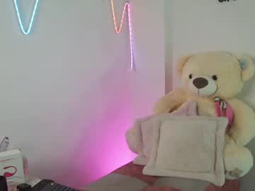 Stream thumbnail sara_blum_