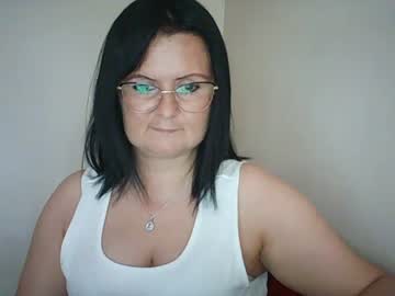 Stream thumbnail sonjamature
