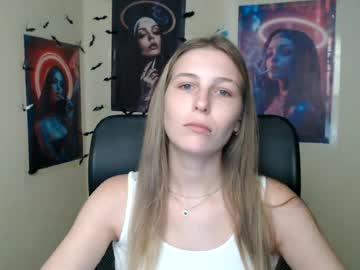 Stream thumbnail stranger_giirl