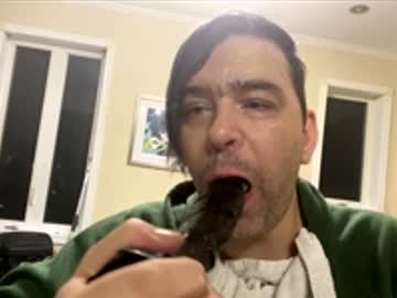 Stream thumbnail sylviasativa