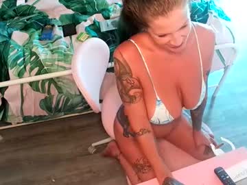 Stream thumbnail the_naked_siren