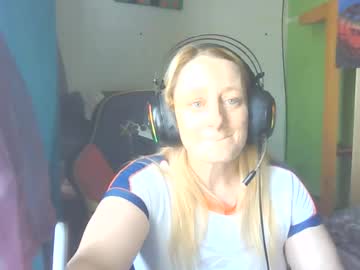 Stream thumbnail tittymcfitty