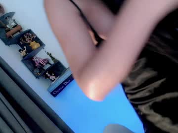 Stream thumbnail trixie_moore