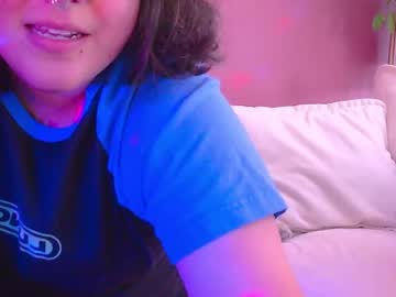 Stream thumbnail twogirls1strap