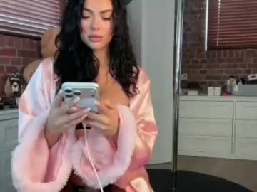 Stream thumbnail valentinavelour