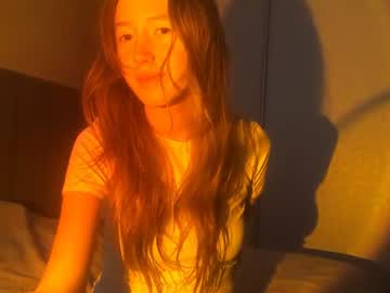 Stream thumbnail velvet_glow