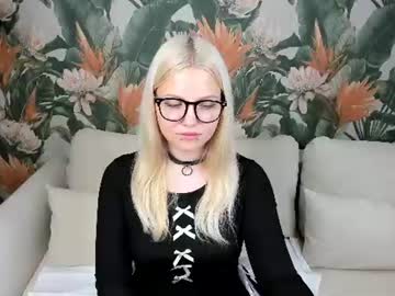 Stream thumbnail velvet_lun