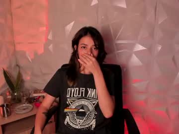 Stream thumbnail violeta_miller01