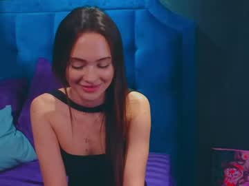 Stream thumbnail violetlawrence