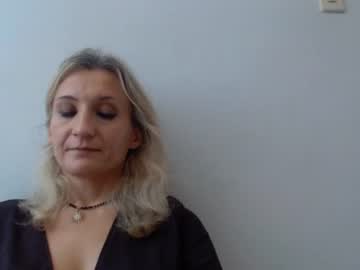 Stream thumbnail violettamature