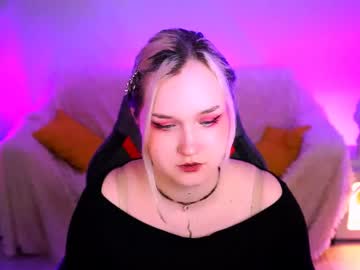 Stream thumbnail violettwoods
