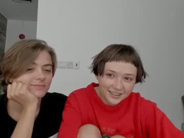 Stream thumbnail witches_curves