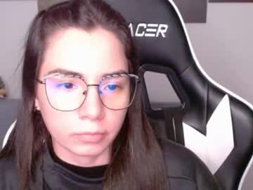 Stream thumbnail wolfs_daughter