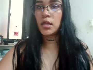 Stream thumbnail zoee_horny